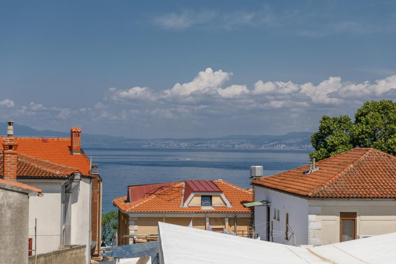 Apartmen Plus U Centru Blizu Plaze Njivice Buitenkant foto