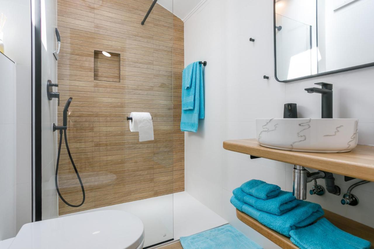 Apartmen Plus U Centru Blizu Plaze Njivice Buitenkant foto